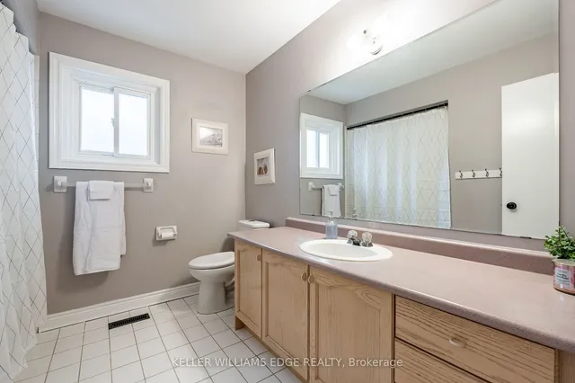 Additional image 23 of 67 Laurendale Ave