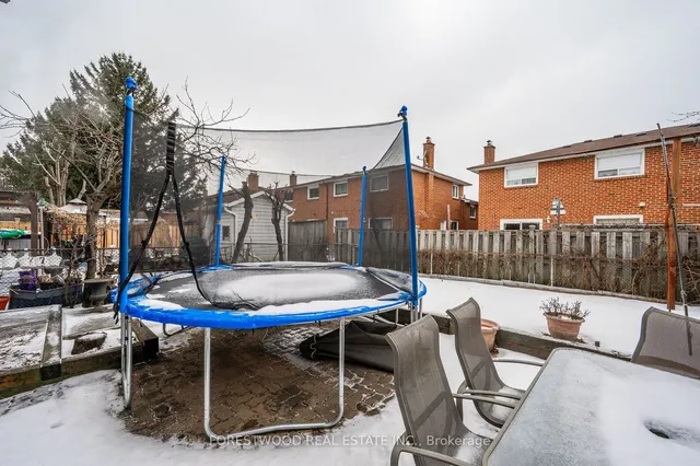 Additional image 27 of 924 Lovingston Cres