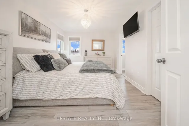 Additional image 14 of 1722 Samuelson Circ