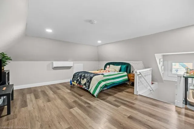 Additional image 18 of 20 Holton Ave