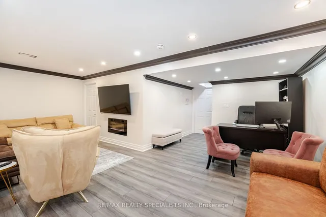 Additional image 17 of 1158 Duignan Cres