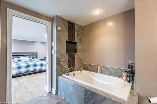 Additional image 24 of 10 Douglas Pl