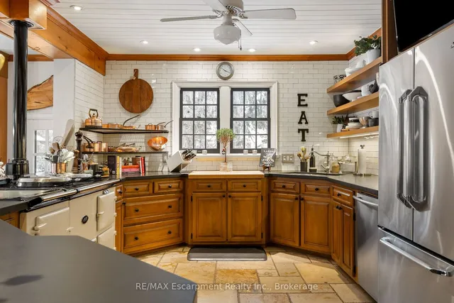 Additional image 26 of 2055 Lakeshore Rd