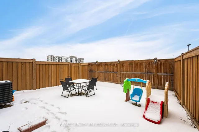 Additional image 19 of 1158 Duignan Cres