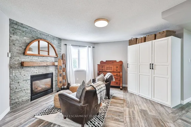 Additional image 18 of 353 Canyon Cres