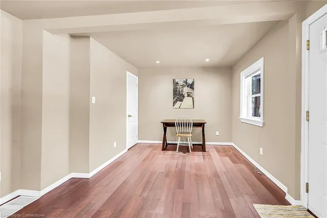 Additional image 10 of 355 Weir St