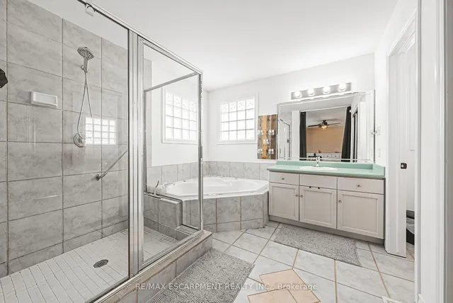 Additional image 27 of 48 Riviera Rdge