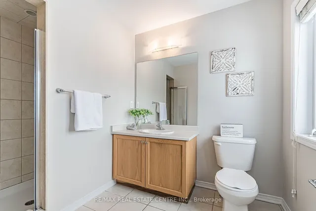 Additional image 20 of 10 Utter Pl