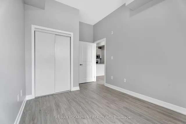 Additional image 19 of 35 SOUTHSHORE Cres Unit 421