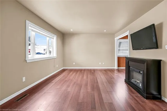 Additional image 7 of 355 Weir St