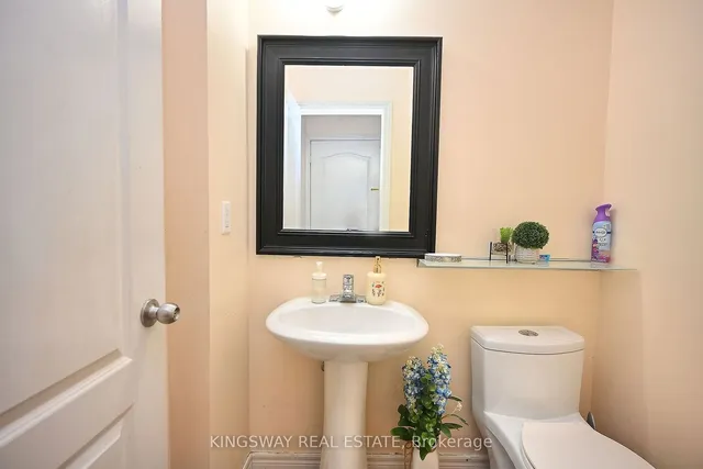 Additional image 14 of 918 Khan Cres