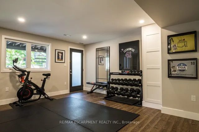 Additional image 40 of 120 Peer Crt