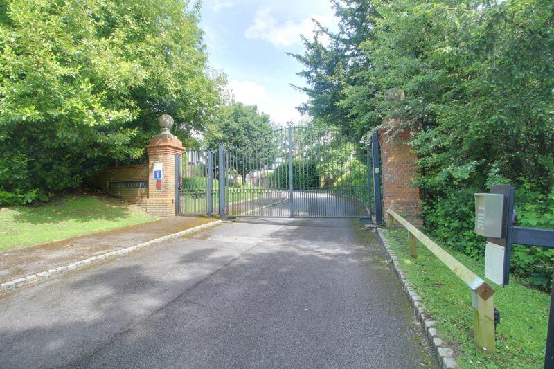 Additional image 29 of Russell Hill Road, West Purley