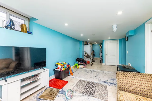 Additional image 26 of 3130 Merritt Ave