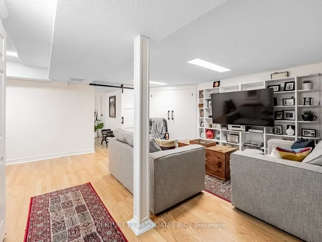 Additional image 28 of 137 Cove Cres