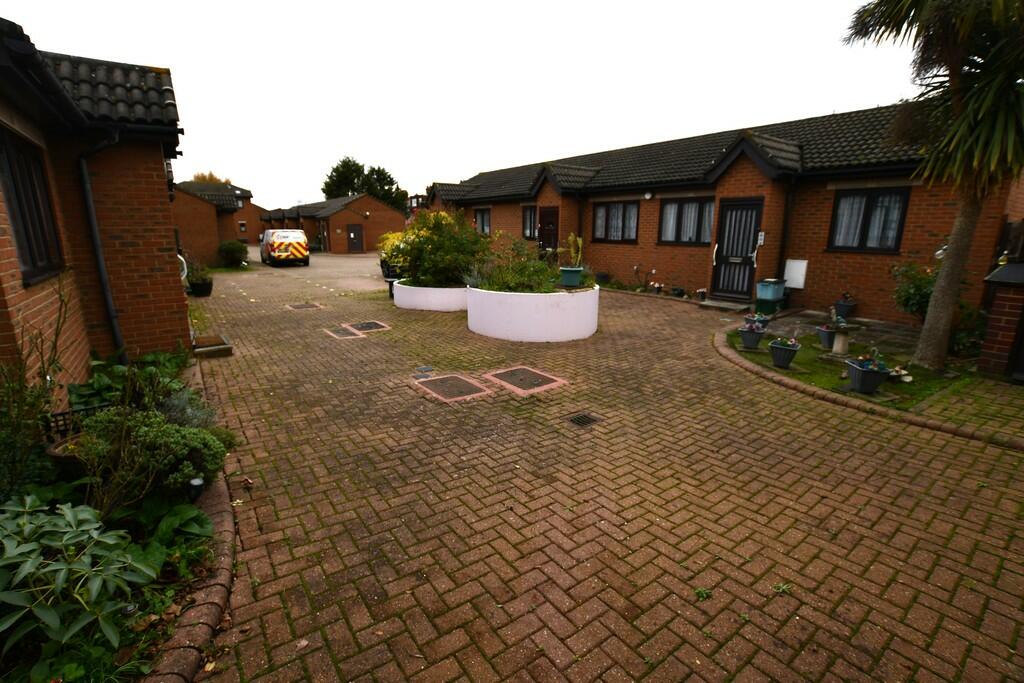 Additional image 4 of Bletchingley Close, Thornton Heath