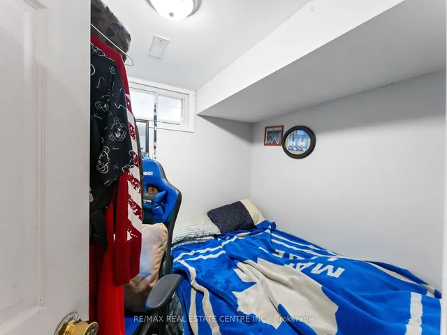 Additional image 32 of 7196 Delmonte Cres