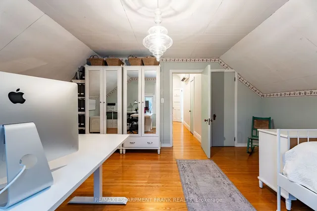 Additional image 28 of 31 Mountain Park Ave