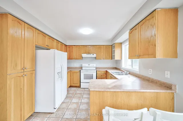 Additional image 9 of 556 Delphine Dr