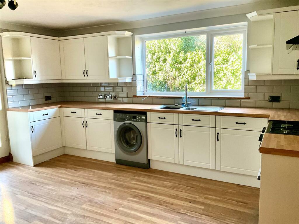 Additional image 5 of The Street, Guston, Dover