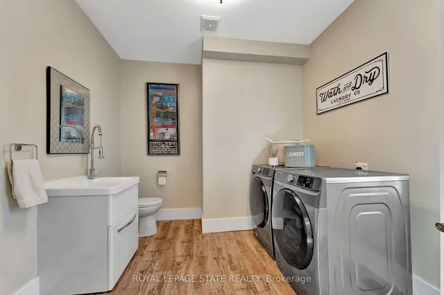 Additional image 19 of 53 Woodbine Cres