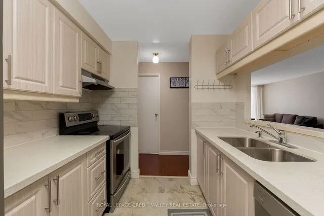 Additional image 16 of 25 Trailwood Dr Unit 303