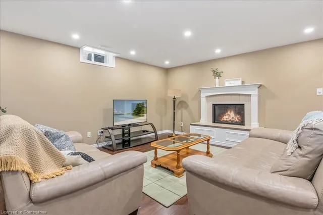 Additional image 35 of 43 Jeffrey Dr