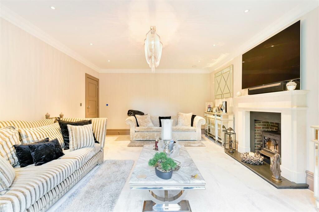 Additional image 16 of Woodcote Park Avenue, Purley