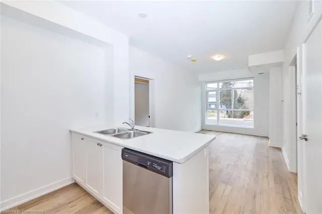 Additional image 17 of 600 North Service Rd Unit 108