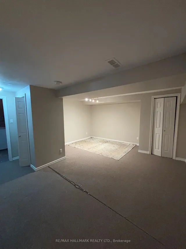 Additional image 11 of 466 Woodlawn Cres