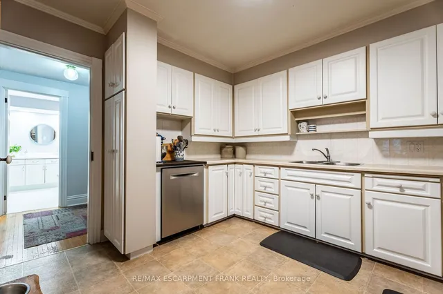 Additional image 18 of 31 Mountain Park Ave