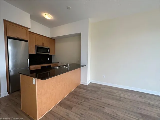 Additional image 3 of 600 North Service Rd Unit 603