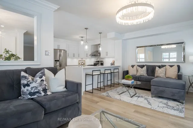 Additional image 12 of 635 Willmott Cres