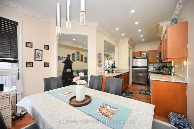 Additional image 9 of 918 Khan Cres