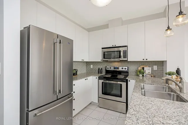 Additional image 11 of 383 Main St Unit 618