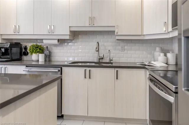 Additional image 9 of 302 Jean Landng