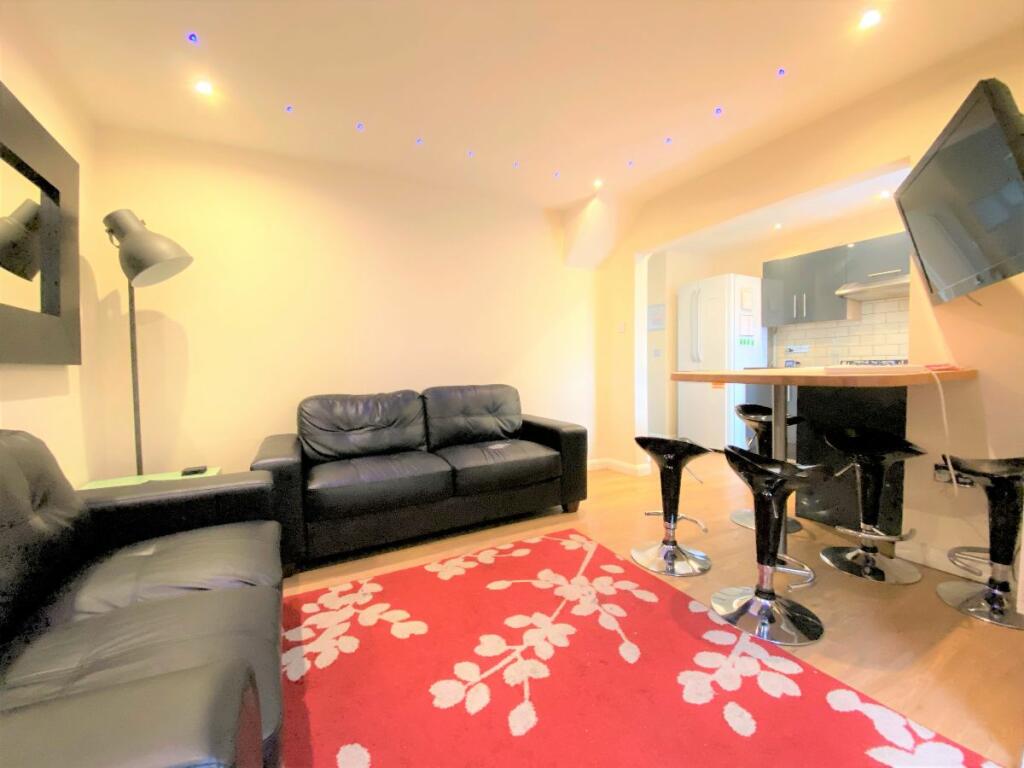 Additional image 6 of 5 Bed Student House - 50 New Ruttington Lane