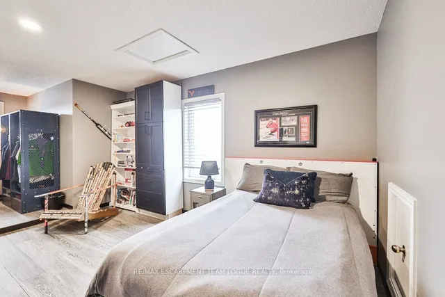 Additional image 28 of 353 Canyon Cres