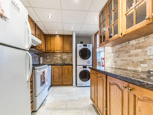 Additional image 14 of 3700 Kaneff Cres Unit 212