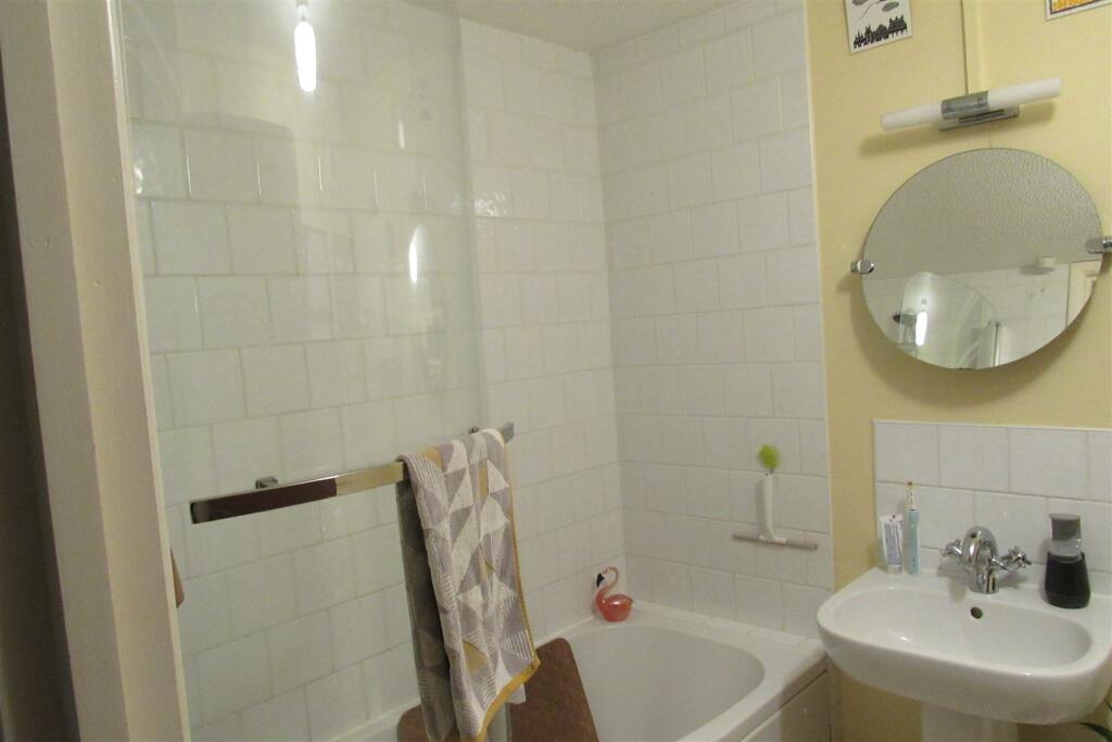 Additional image 14 of Rochester Avenue, Canterbury