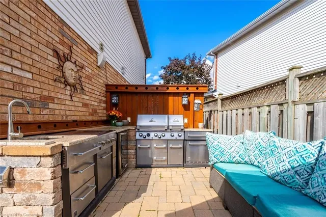 Additional image 45 of 75 Chatsworth Cres