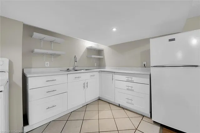 Additional image 40 of 76 Wellington St N/S St