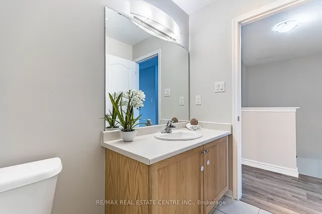 Additional image 30 of 10 Utter Pl