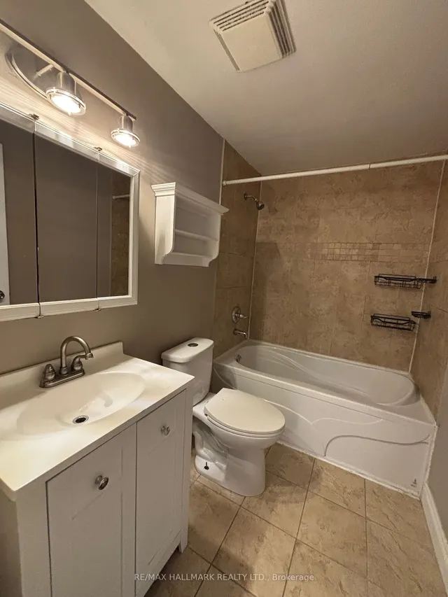 Additional image 10 of 466 Woodlawn Cres