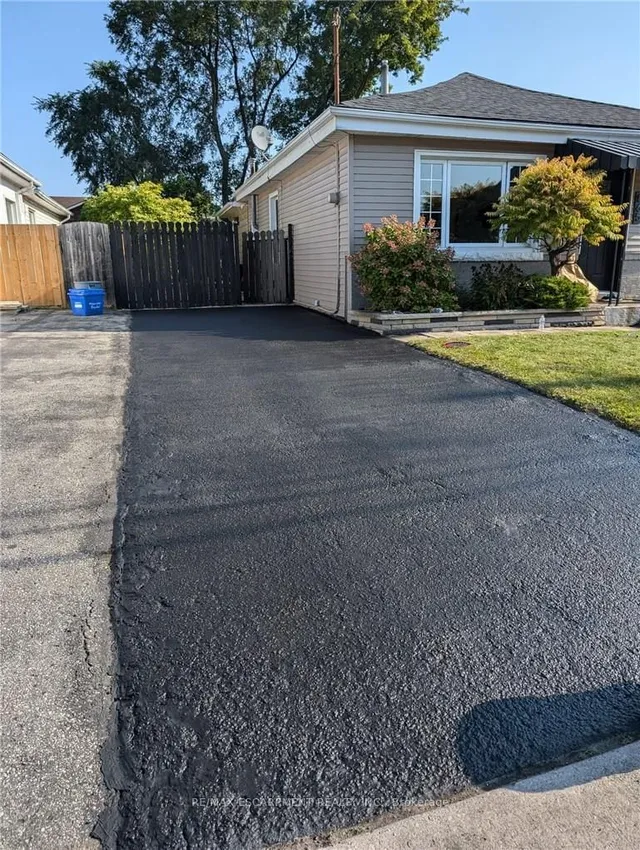 Additional image 4 of 865 Queensdale Ave