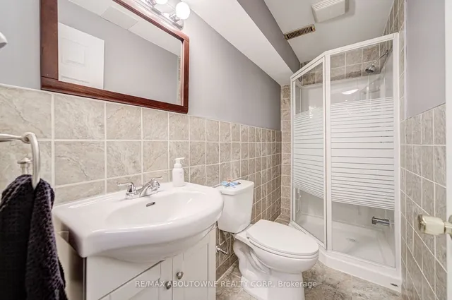 Additional image 39 of 2116 Newell Cres