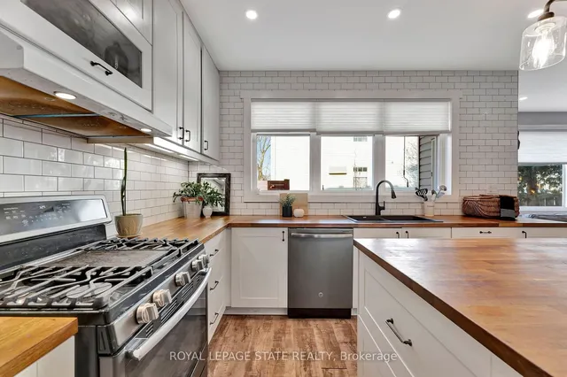 Additional image 12 of 53 Woodbine Cres