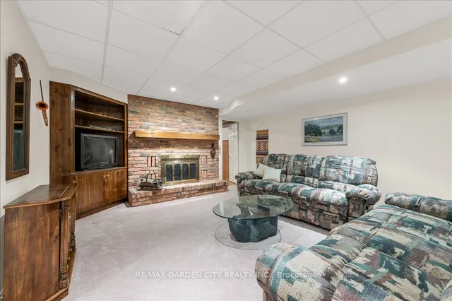 Additional image 32 of 34 Acredale Dr