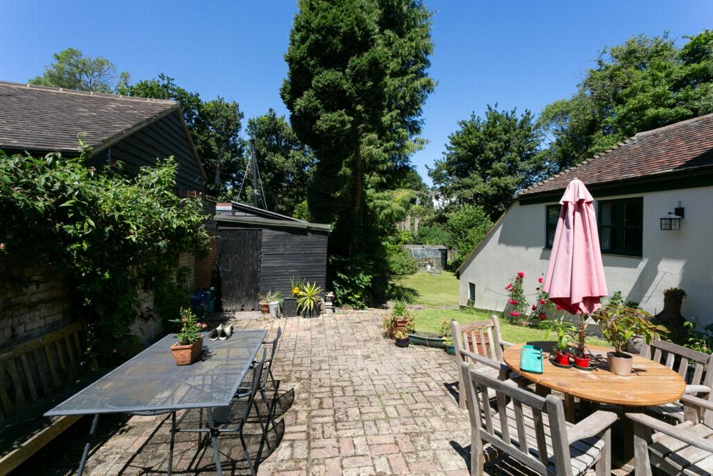 Additional image 24 of The Street, Martin, CT15