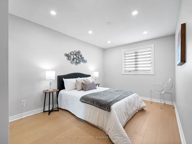 Additional image 29 of 4692 Owl Circ